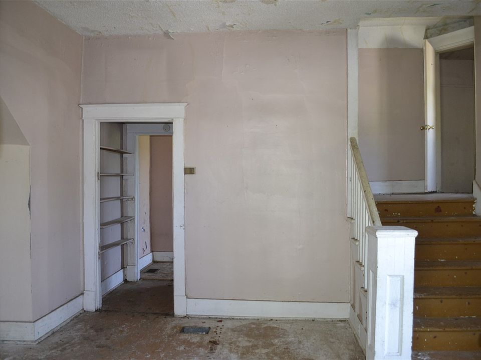 2nd image of 1029 S 4th St