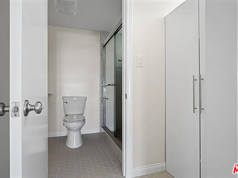 819 Crestmoore Pl — Photo 28