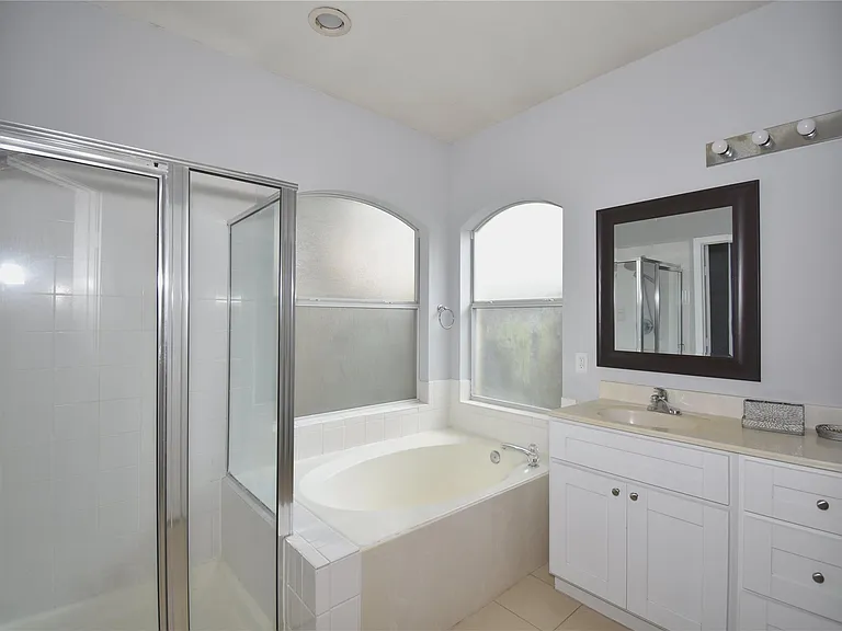 20703 Whitevine Way — Photo 23