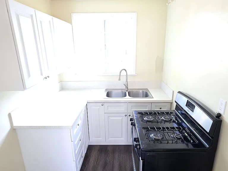 8128 Seville Ave #B — Photo 15
