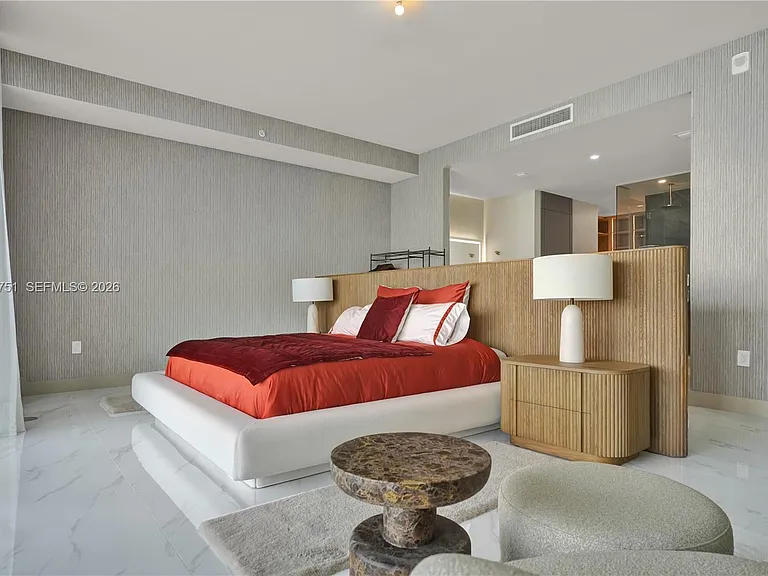 700 NE 24th St #Penthouse 5801 — Photo 18