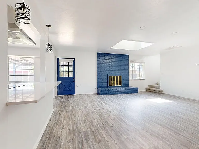 1414 N Wildwood Dr — Photo 2