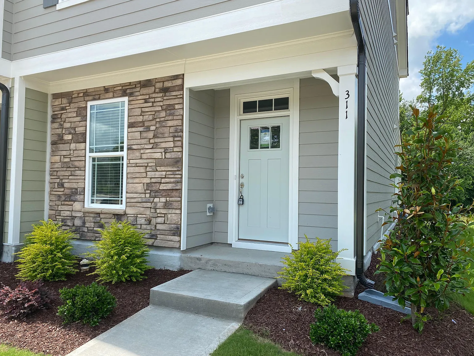 Gorgeous Luxury Apex Townhome Available Immediately — Photo 2