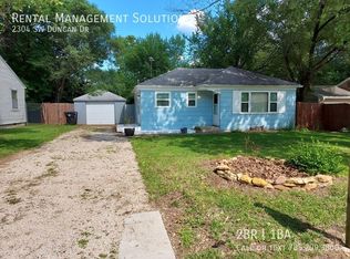 2304 SW Duncan Dr, Topeka, KS 66614