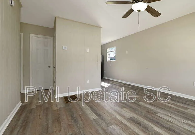 700 Brook St #4 — Photo 5