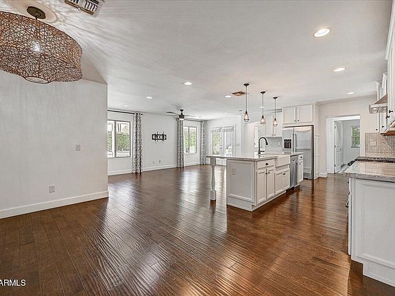 4th image of 4243 E AVALON Drive