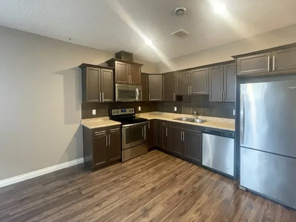 13447 61st St NW, Edmonton, AB T5A 0T4