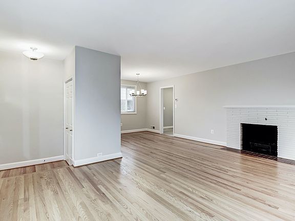 2nd image of 2940 Terrace Dr