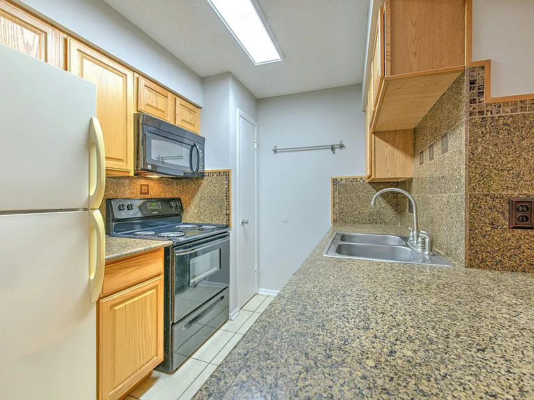 230 Berry Tree Pl — Photo 9