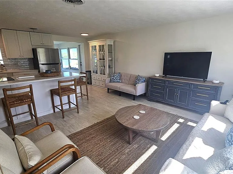 1210 S Maryknoll Rd — Photo 11