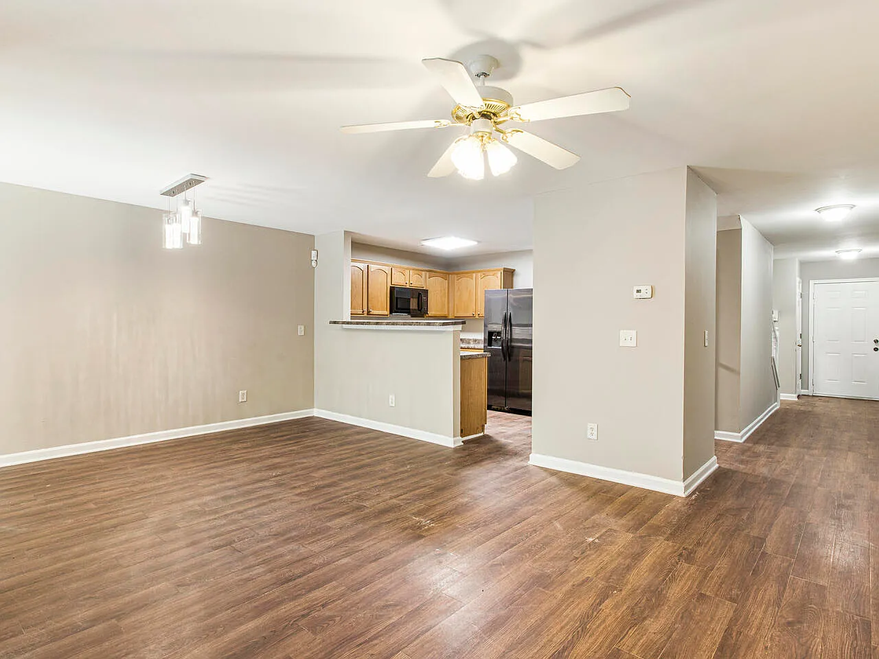 4 bed, 1693 sqft, $1,800 — Photo 4
