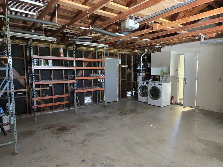 6925 Hyde Park Dr — Photo 6