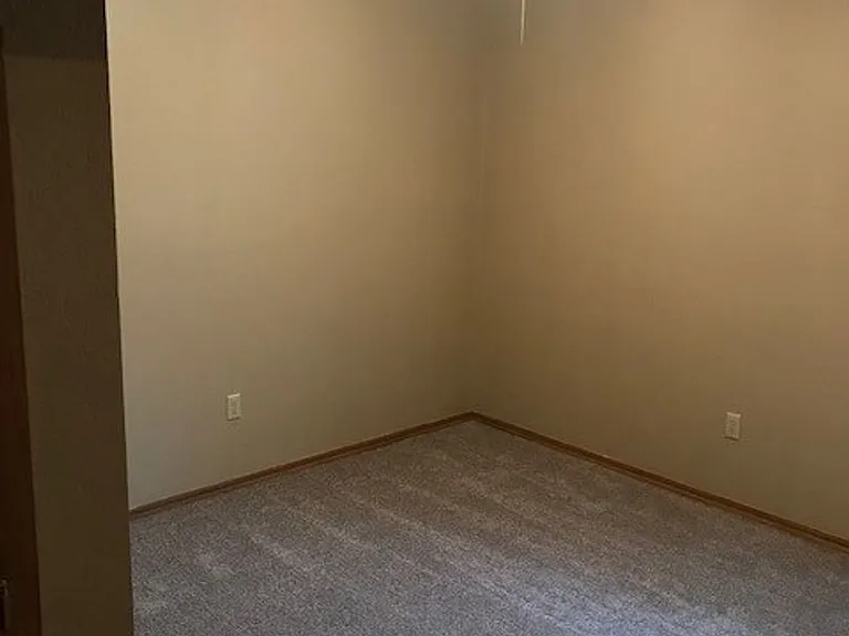 513 Laws Dr — Photo 14