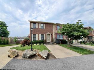 11 Regency Ct, Morgantown, WV 26505