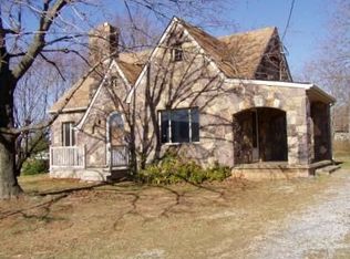712 5th St, Shenandoah, VA 22849