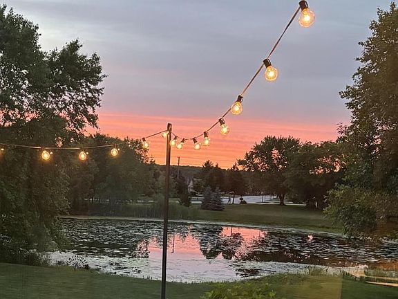 3rd image of 524 Cloverdale LANE