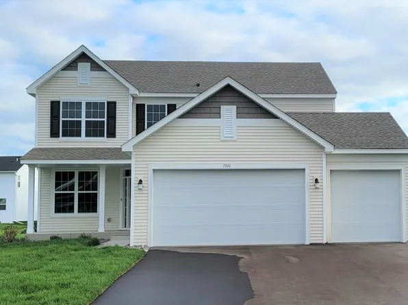 1910 Arbor Ln, Carver, MN 55315