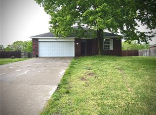 250 Hobbs Rd, Rogers, AR 72756