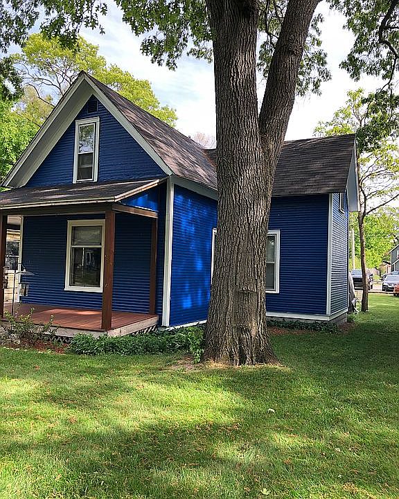 2nd image of 628 Webster St