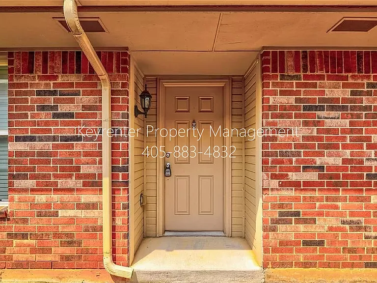 12328 SW 5th St — Photo 6