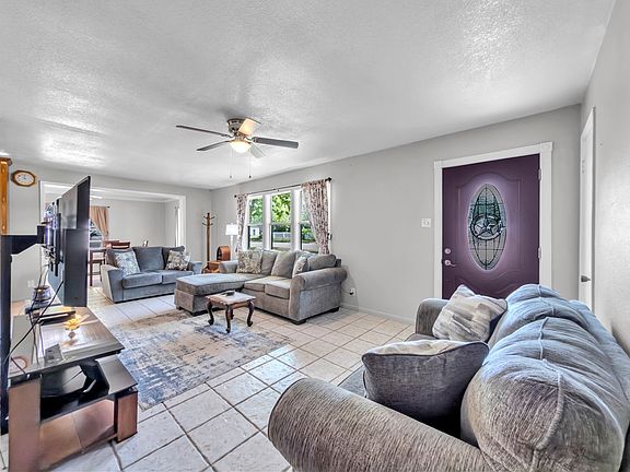 4th image of 2633 Henretta Pl