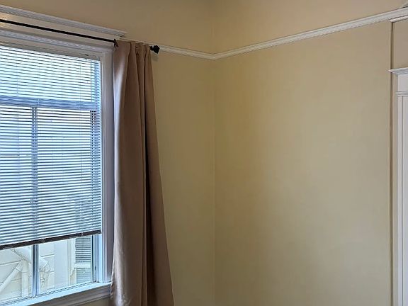 5th image of 1045 Montgomery St #1045