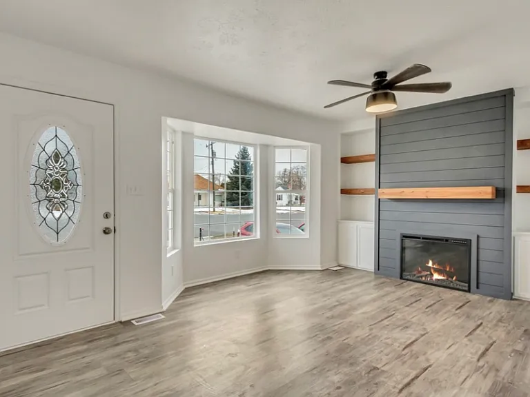 241 E Utah Ave — Photo 1