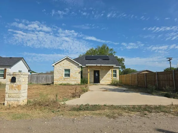 306 NW 1st St, Kerens, TX 75144