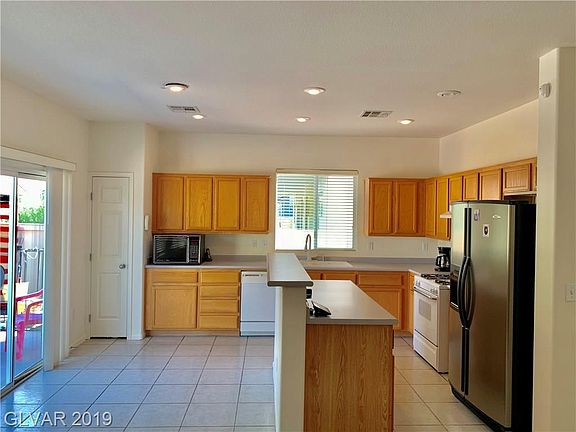 2nd image of 5326 Dawn Break Canyon St