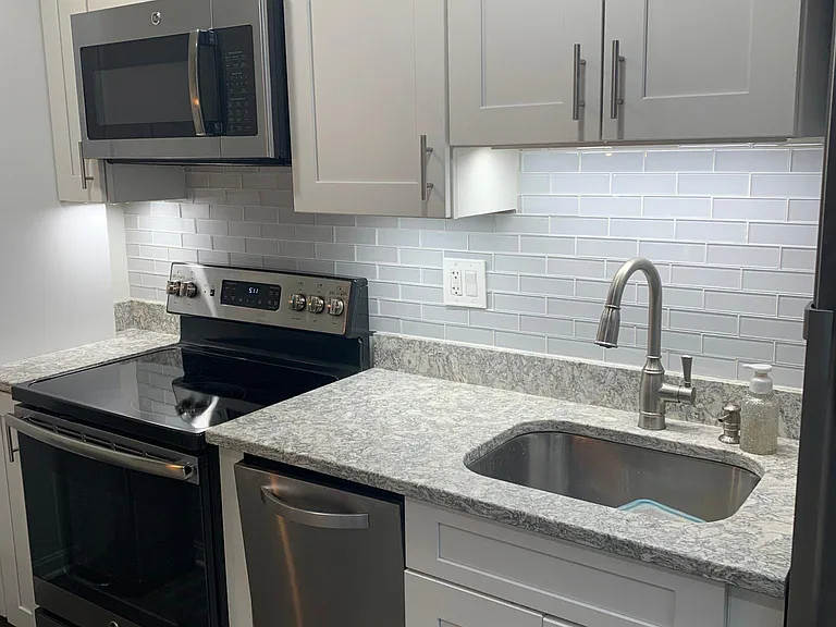 1812 N Queens Ln #217 — Photo 42