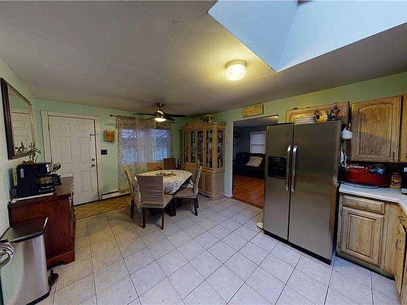 2nd image of 185 N Evergreen Dr