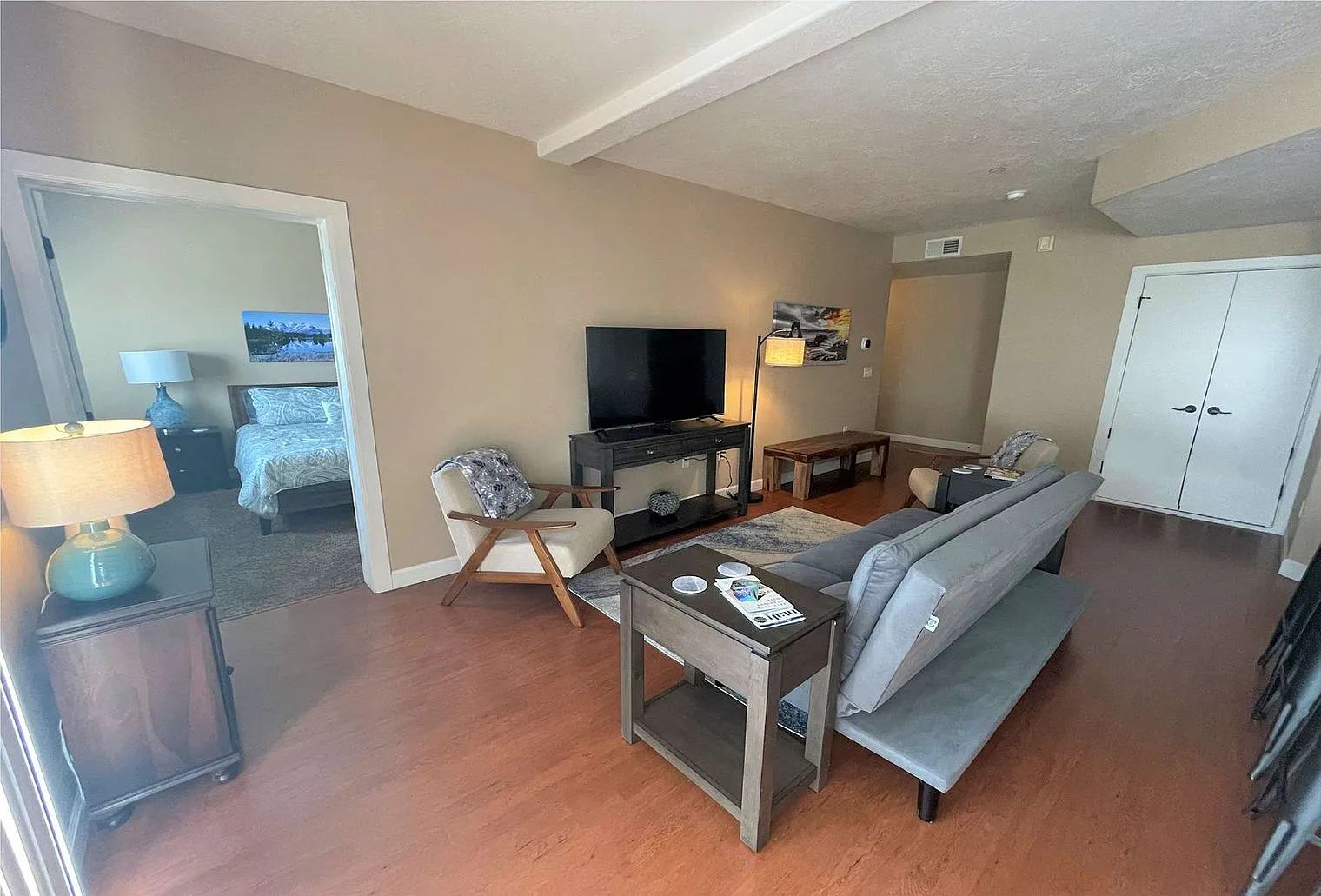 3 bed, 2.0 bath, 1399 sqft, $5,814 — Photo 2