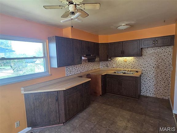 5th image of 3651 Weber Rd