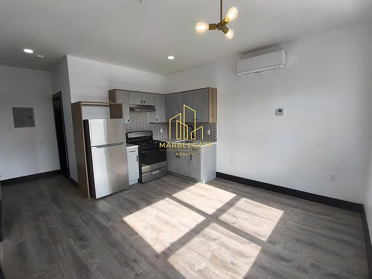 11 Thomas St #3CC — Photo 4