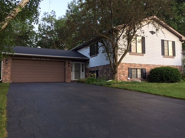 1st image of 4192 Woodlake Dr