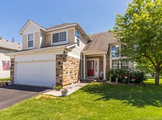 3 Chatham Ct, South Elgin, IL 60177