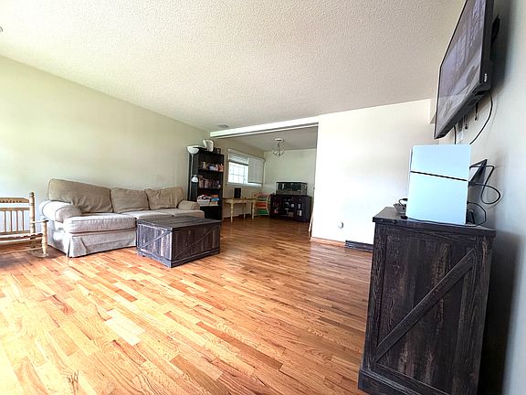 2nd image of 1203 Ringo St