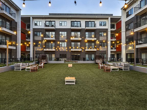 Axis 3700 Apartments in Plano, Texas