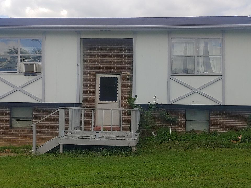 1st image of 406 Petit Ln