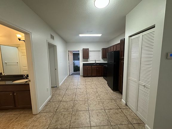 2nd image of 1035 NE 10th Ave