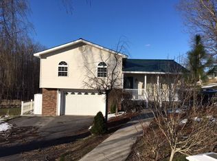 1176 W Mount Lookout Rd, Mount Lookout, WV 26678