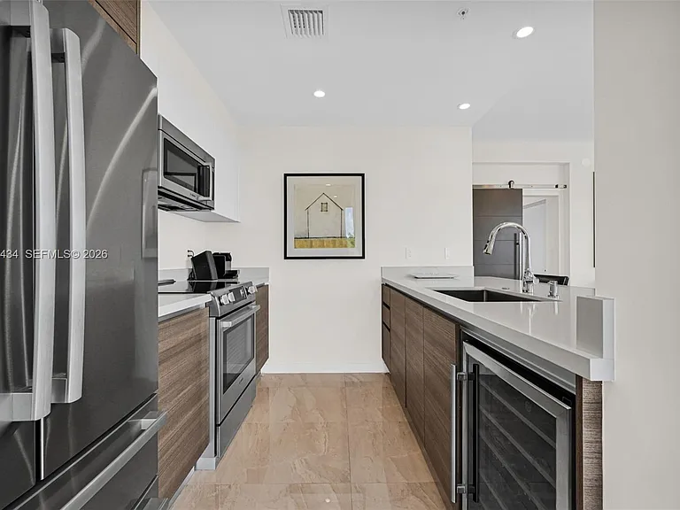 1900 SE 2nd St #301 — Photo 13