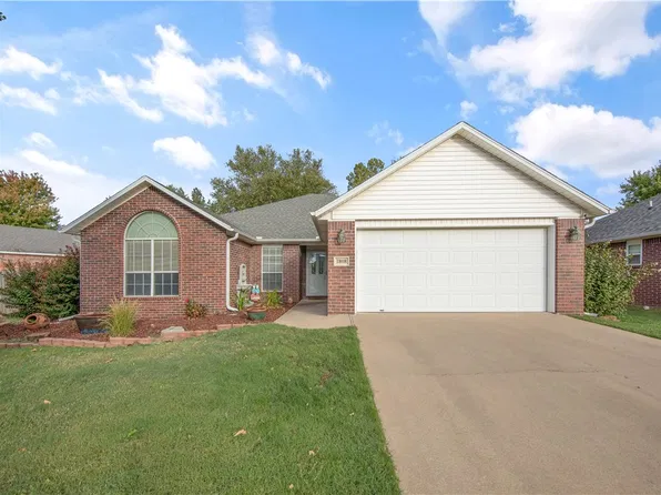 1808 SW Pine Ave, Bentonville, AR 72713