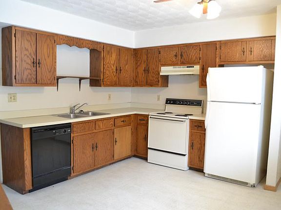 3rd image of 630 Meadowood Ln