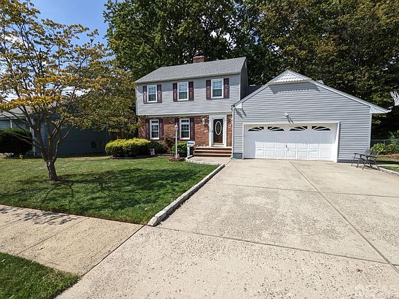 2nd image of 819 Coolidge Ave