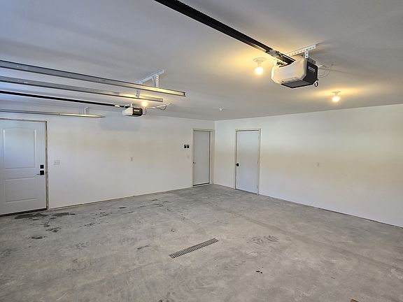 5th image of 205 Ridgeway Ln