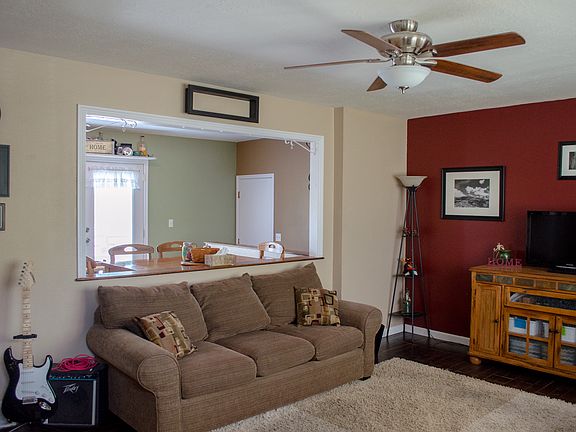 Upstairs living room 