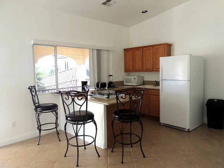 1806 W Oakey Blvd #1 — Photo 8