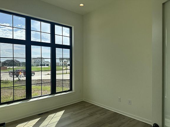 5th image of 114 Retzer View COURT