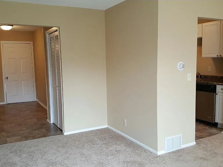 247 W Eagle Lake Dr — Photo 6